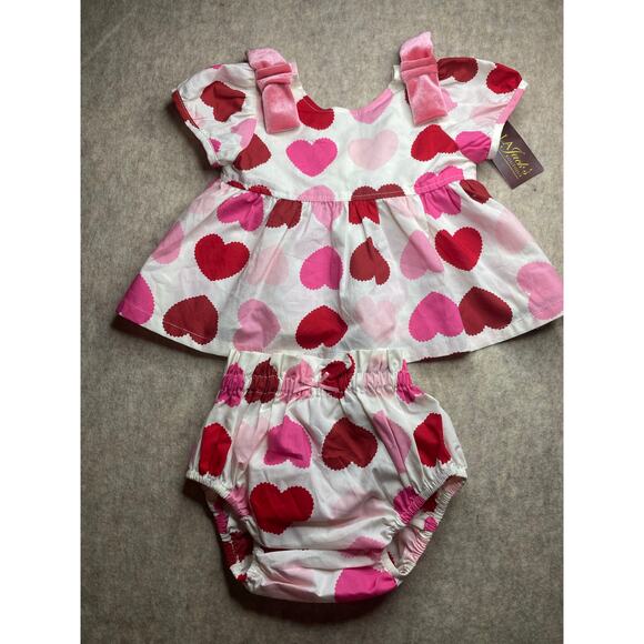 Pink Chicken Other - Pink Chicken New York Heart and Bows 2 Piece Outfit Size 3-6 Months